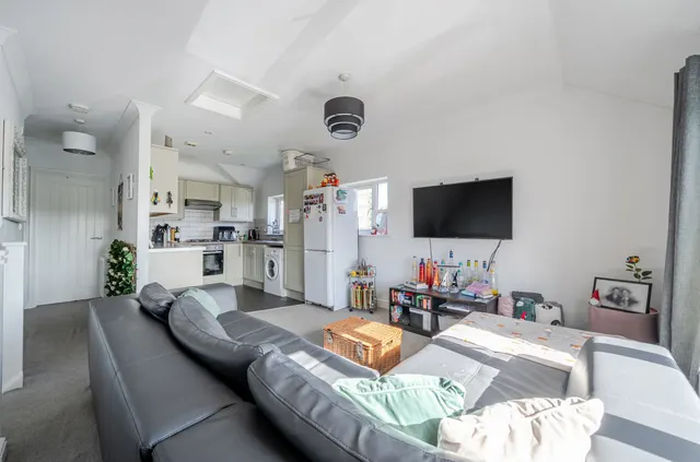 Lockerley Road, Havant, PO9, photo 2