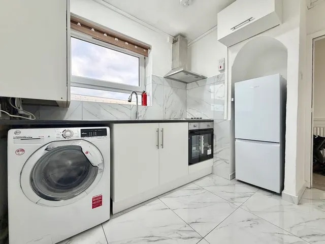 Millstream Road, London, SE1, photo 2