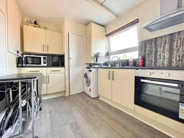 Photo 2 — Millstream Road, London SE1 3NX