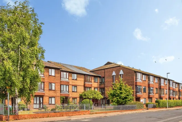 Broadwater Street East, BN14, photo 2