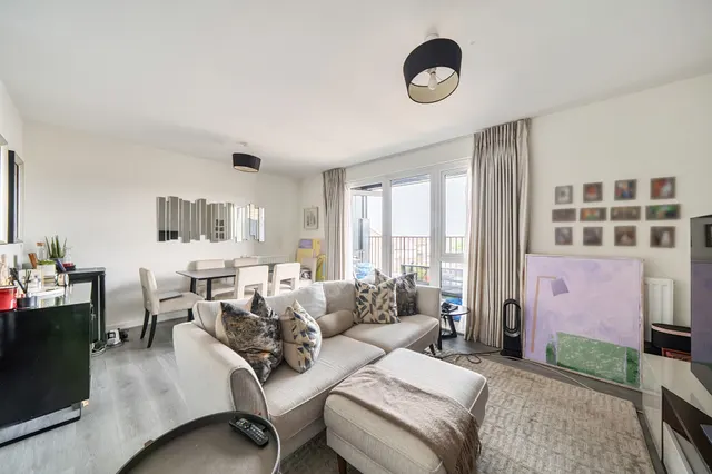 Flat 36, Coleby House, 2 Woodley Crescent, London, photo 1