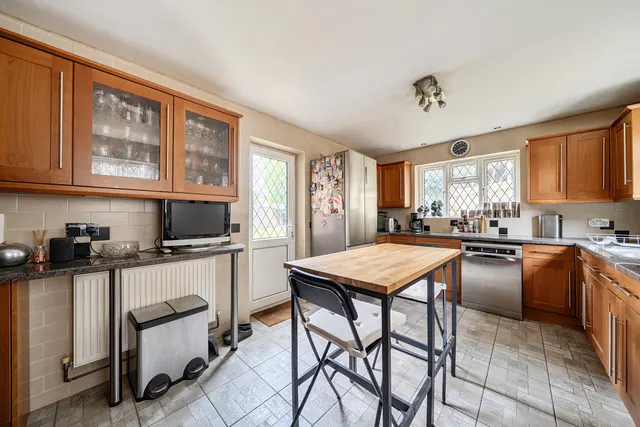Hillside Close, Chalfont St. Peter, SL9, photo 3