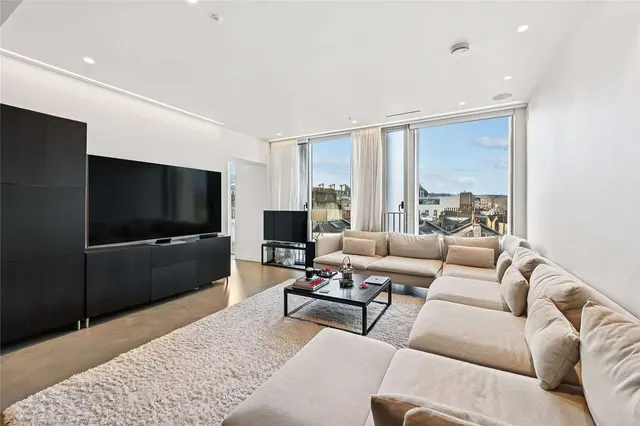 Photo 2 — Nova, Buckingham Palace Road, London, SW1W 0AJ