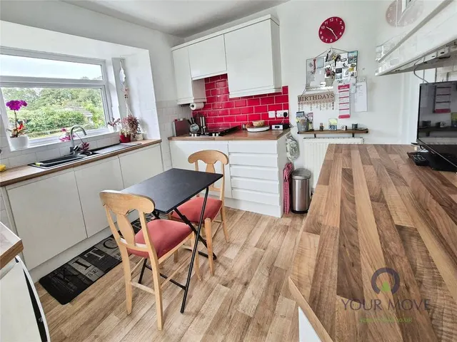 Photo 3 — Brookside Avenue, Polegate, East Sussex, BN26