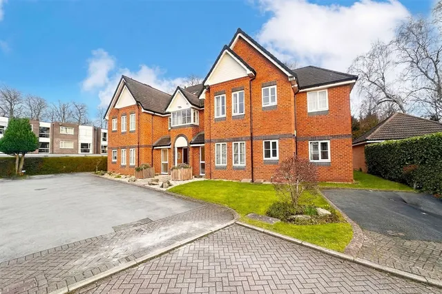 Nursery Drive, Stockport, photo 1