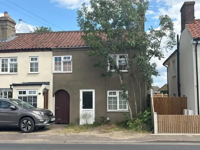 Photo 2 — Shipdham Road, Dereham