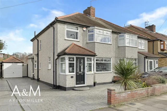 Naseby Road, Clayhall, Essex, Ilford, IG50NN, photo 1
