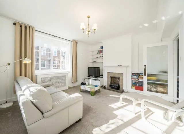 Photo 2 — Watchfield Court, Chiswick, W4