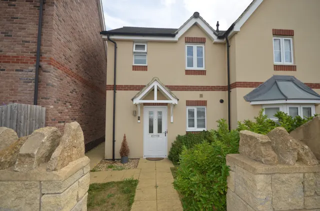 London Road, Priors Hall Park, Corby, NN17, photo 1