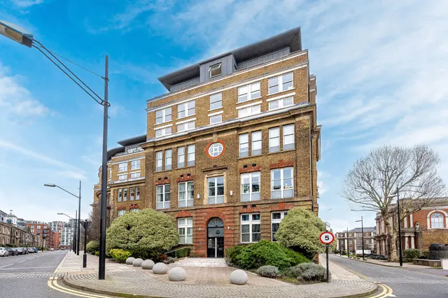 Flat 378 Building 22, Cadogan Road, London, photo 1