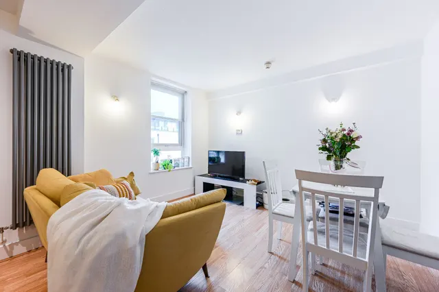 Photo 2 — Flat 378 Building 22, Cadogan Road, London