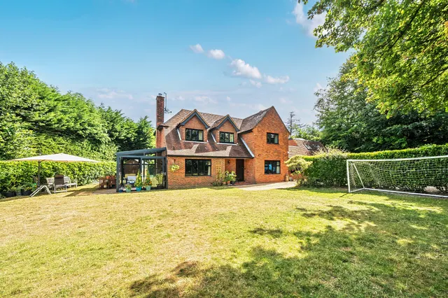 Courts Hill Road, Haslemere, GU27, photo 1