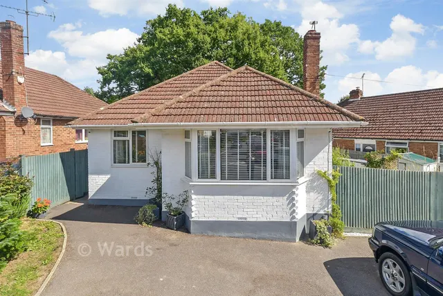 Grange Crescent, St Michaels, TN30, photo 1
