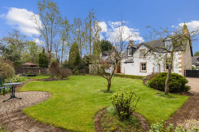 Kirkintilloch Road, Lenzie, G66, photo 1
