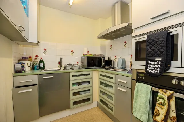 Summers Road, Godalming, GU7, photo 3