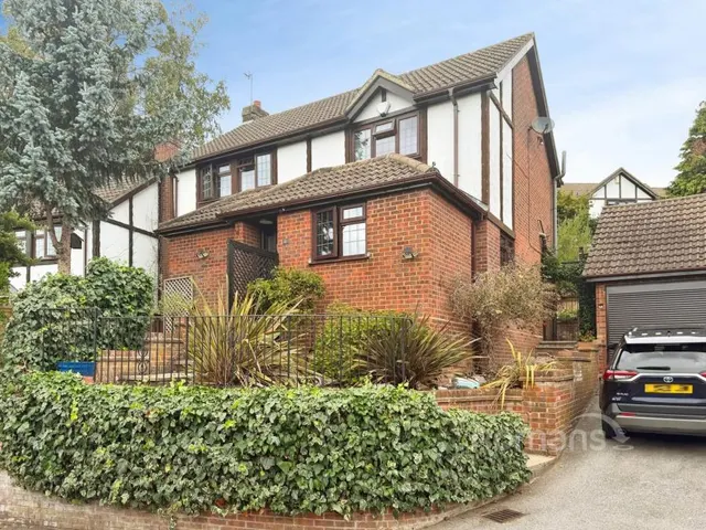 Penshurst Rise, Frimley, GU16, photo 1