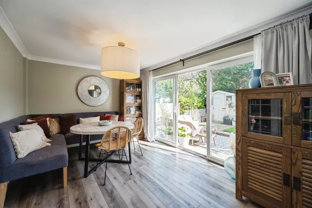 Southwood Road, Hayling Island, PO11, photo 1