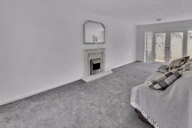 Photo 3 — Elmpark Grove, Rochdale OL12 7JT