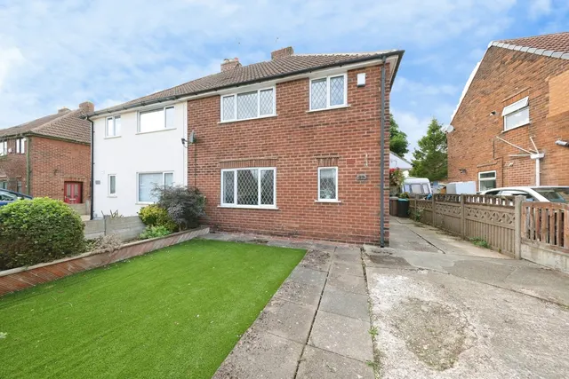 Beech Tree Avenue, Mansfield Woodhouse, Mansfield, Nottinghamshire, NG19, photo 1