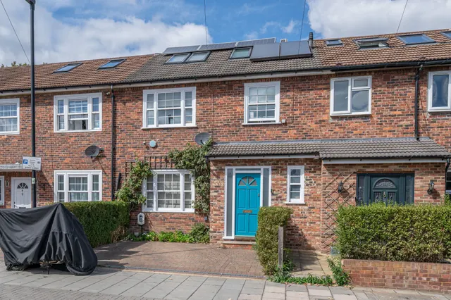 5 Tableer Avenue, London, photo 1