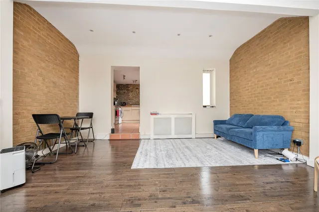 Stable Mews, Twickenham, TW1, photo 2
