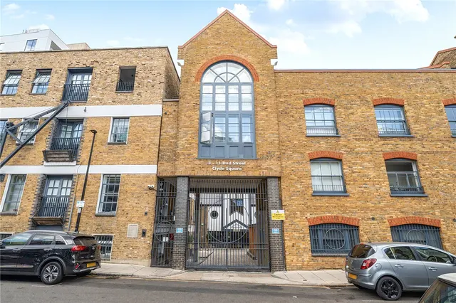 Clyde Square, London, E14, photo 1