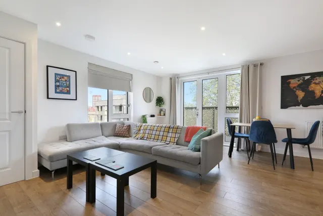 Broome Way, London, SE5, photo 1