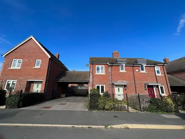Pippin Road, Aylesbury, HP18, photo 1