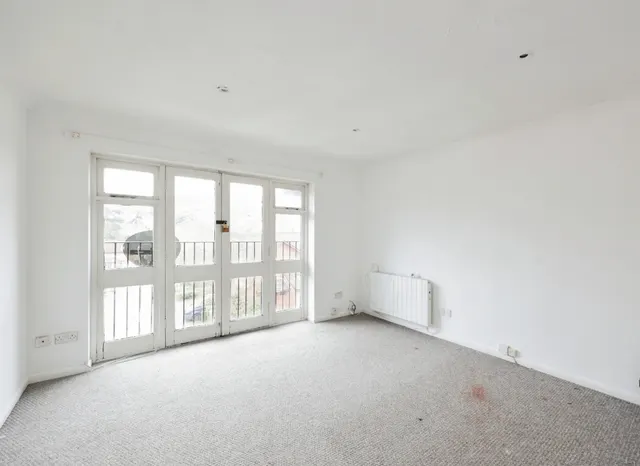 Chenies Way, Watford, WD18, photo 1