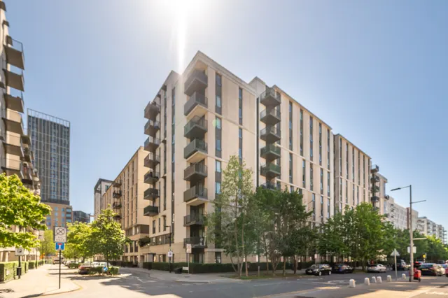 Flat 45, Samphire Heights, 24 Napa Close, London, photo 1