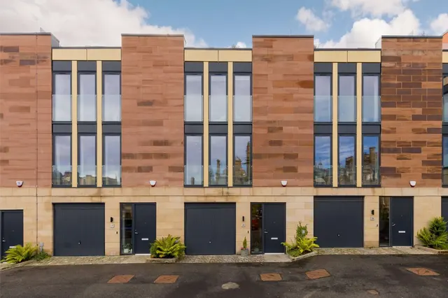 Sassoon Grove, Craighouse, EH10, photo 2