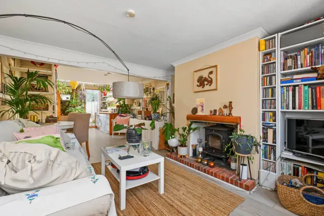 Photo 2 — Aylesbury Road, Aston Clinton, Buckinghamshire, HP22 5AG