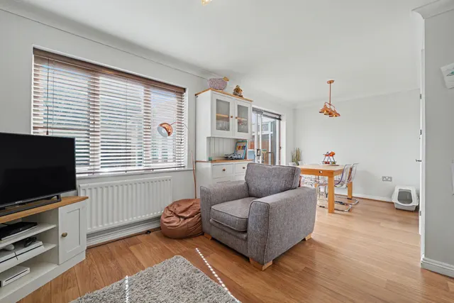 Photo 2 — Pebblebrook Way, Bedworth, CV12