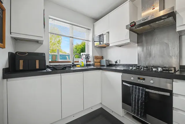 Photo 3 — Pebblebrook Way, Bedworth, CV12