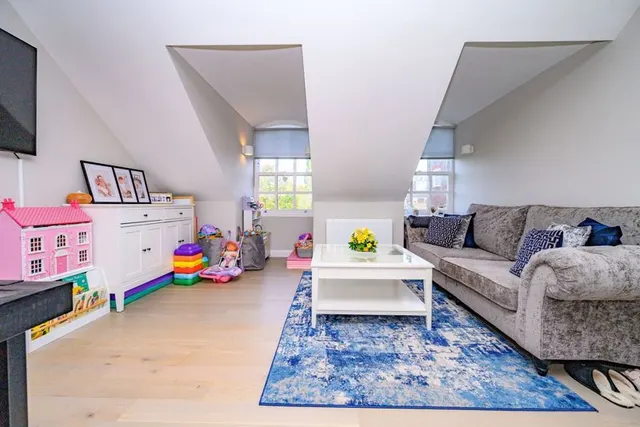 Photo 2 — 8 Howardsgate, Welwyn Garden City AL8 6BQ