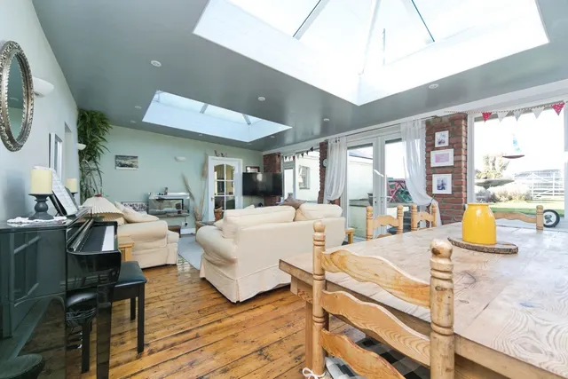 Llanfachraeth, Holyhead, LL65, photo 3