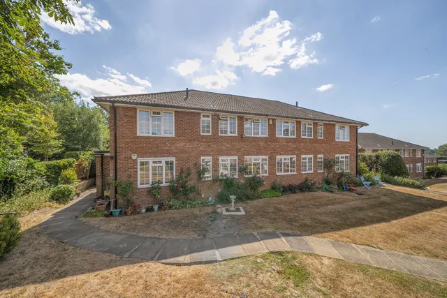 Wildoaks Close, Northwood, HA6, photo 1