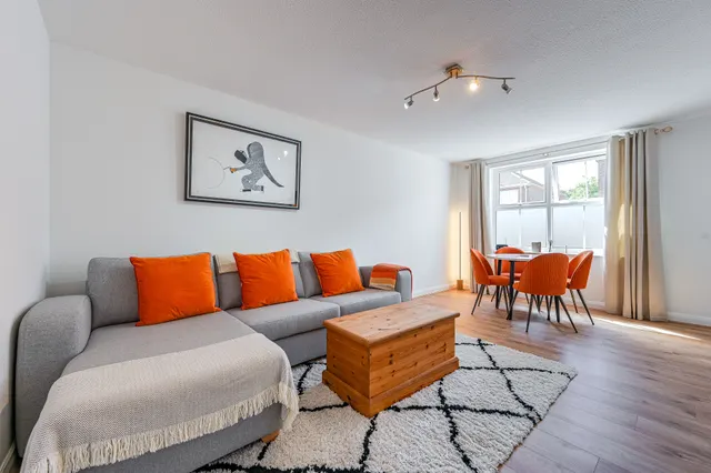 113 Paxton Road, London, photo 1