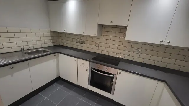 Singapore Road, West Ealing, W13, photo 2