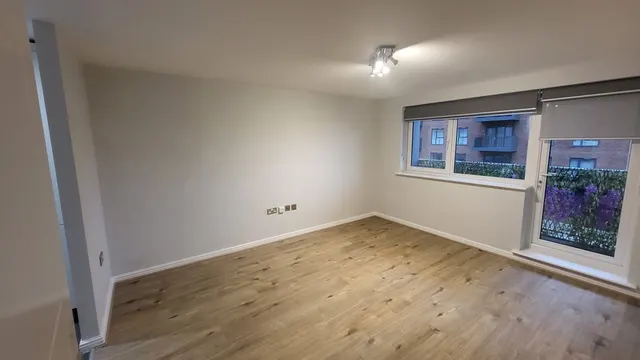 Singapore Road, West Ealing, W13, photo 1