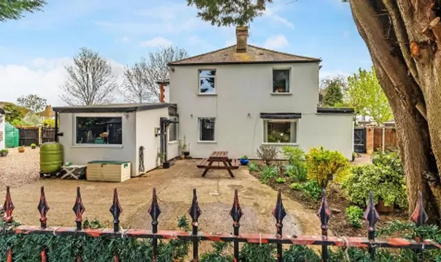 Photo 3 — Kingston Road, Leatherhead, KT22