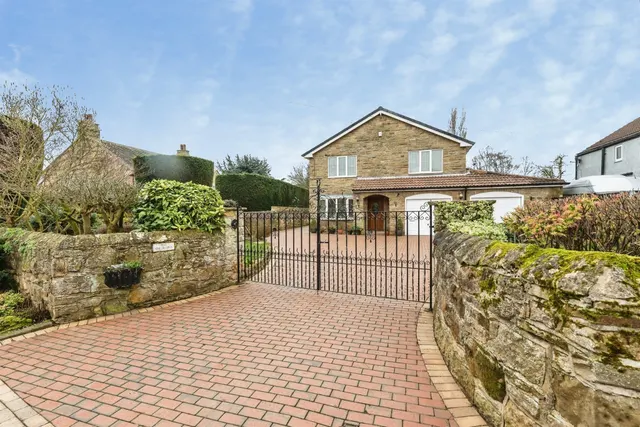 Causeway Garth Lane, Thorpe Audlin, Pontefract, photo 1