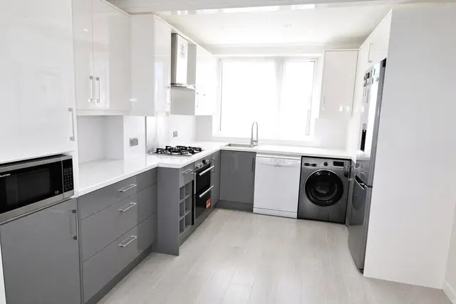 Feltham Hill Road, Ashford, TW15, photo 3