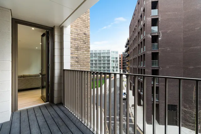 Commodore House, Royal Wharf, E16, photo 2