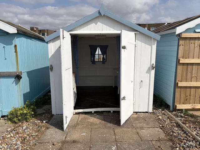 Brighton Road, Lancing, BN15, photo 1