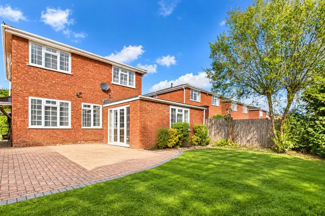 Cooper Road, Windlesham, GU20, photo 2