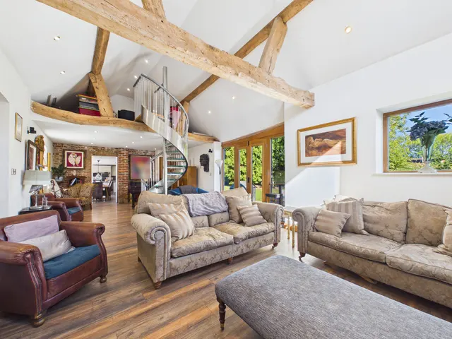 Bullocks Farm Lane, Wheeler End, HP14, photo 3