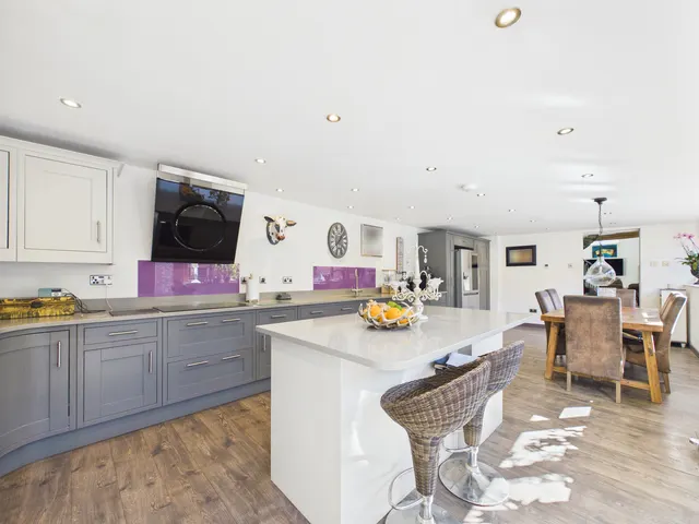 Bullocks Farm Lane, Wheeler End, HP14, photo 2