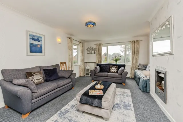Photo 2 — Pexhill Drive, MACCLESFIELD, Cheshire, SK10