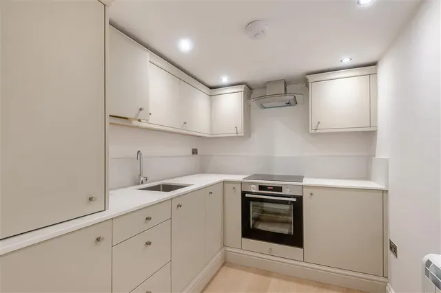 St. Marys Street, Stamford, PE9, photo 1